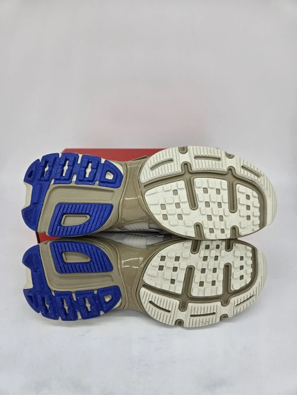 Nike V2K Run Gore-Tex Light Bone Waterproof Shoes Men's Size 8.5